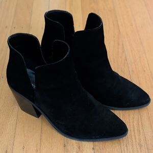 Lisa Vicky Black Suede Ankle Booties